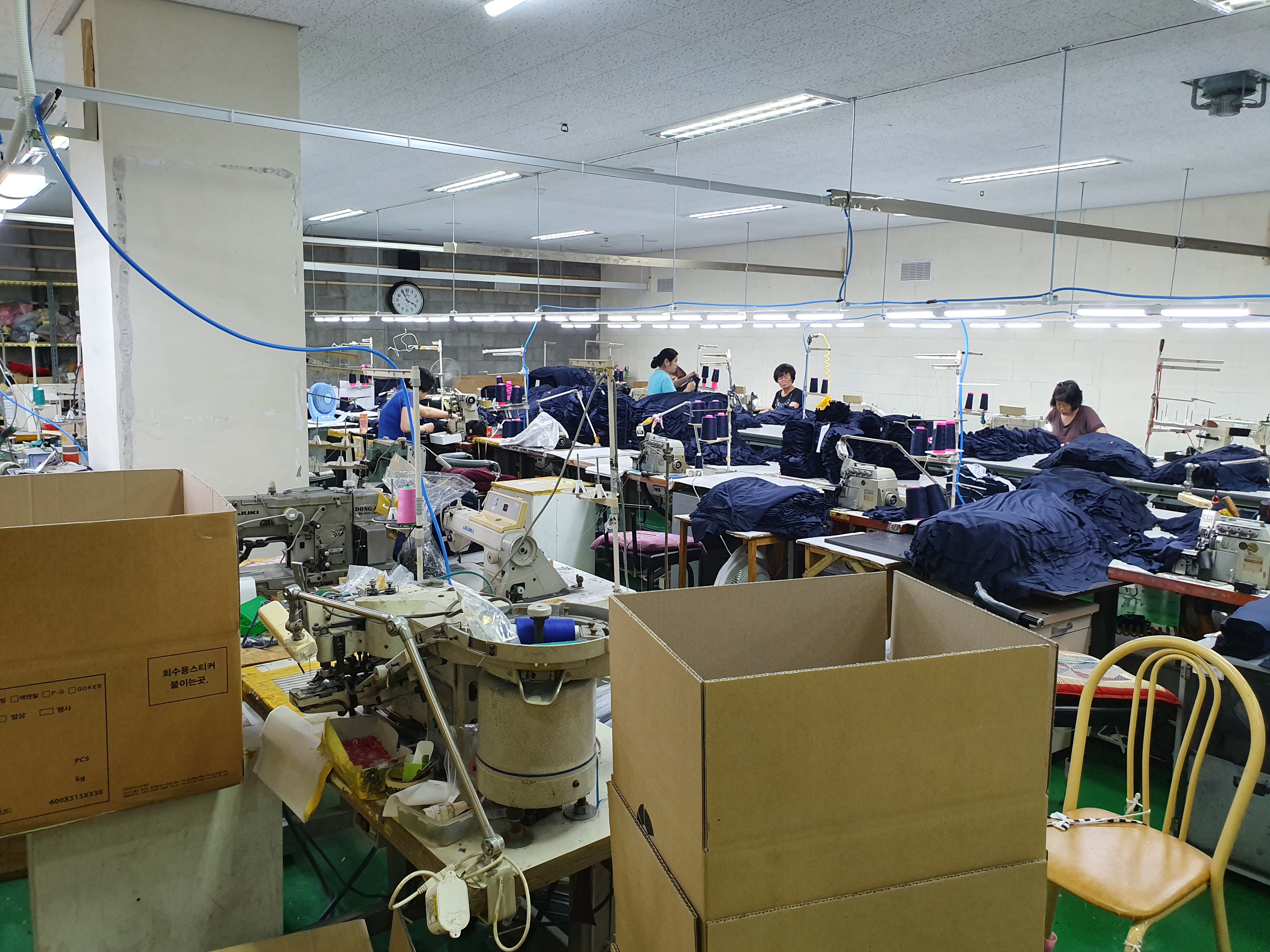 서울 봉제공장 내부 사진 1